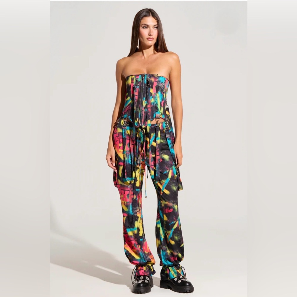 AKIRA ISLAND GIRL TUBE CORSET TOP AND JOGGER PANT TWO PIECE SET - SIZE SMALL